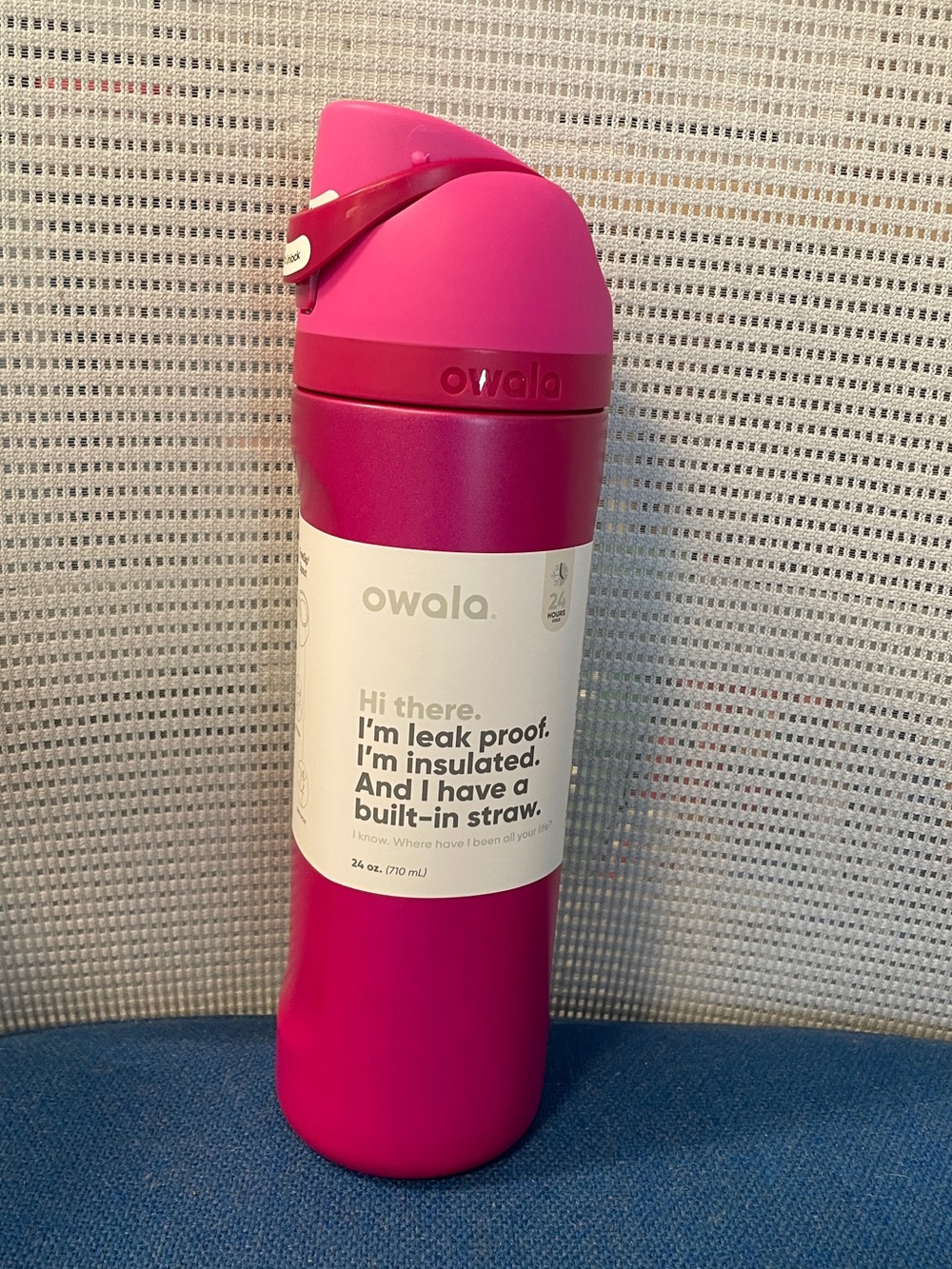 NWT Owala Pink Insulated Water Bottle with Built-In Straw